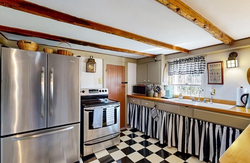 Sandwich House | Historical home built in 1680 with modern convenience & original charm