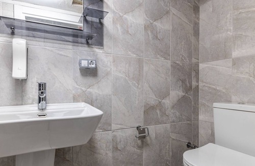 Rasimpasa House | Historical Hotel Room w Chic Garden in Kadikoy
