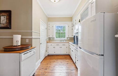 Wayzata House | Historical/Rustic home built in 1900s. Nestled just 300yrds form Lake Minnetonka