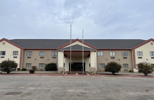 Hugo Hotel | HiWay Inn Express