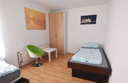 Mechernich Apartment | HÖ01 large apartment with dryer and washing machine