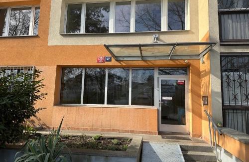 Prague 4 Apartment | Hoa Stay - metro station Pankrac