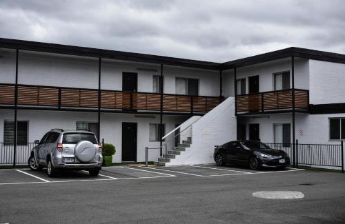 New Town Hotel | Hobart Tower Motel