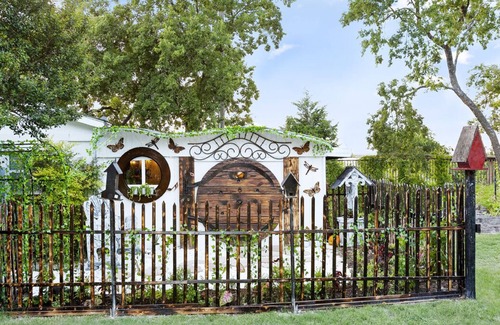 Fairview House | Hobbit House - Couples Hideaway