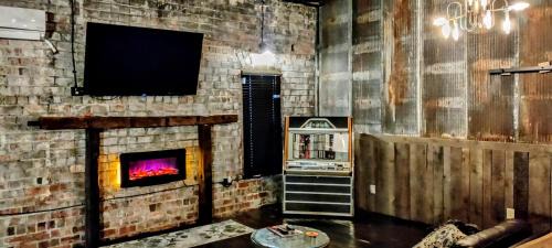 Logan Apartment | Hocking Hills Rusty Lofts