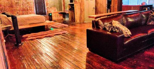 Logan Apartment | Hocking Hills Rusty Lofts