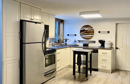 Mono Condo | Hockley Valley River edge Condo #4 - Minutes To Hockley Ski Resort & Winery