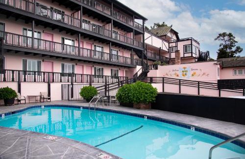 Northwest Carmel Hotel | Hofsas House Hotel
