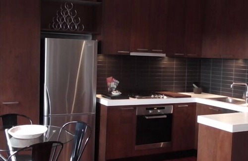 Quarry Hill House | HogmortHomes 2 BR 1km CBD 5 Stars Pet Friendly