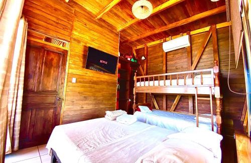 Hojancha Ski Chalet | Hoja Azul