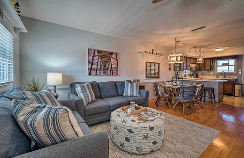 Holden Beach House | Holden Beach Vacation Rental: Short Path to Beach!