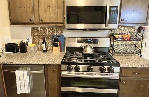 Edgewood Bed & Breakfast | Holder House Rentals