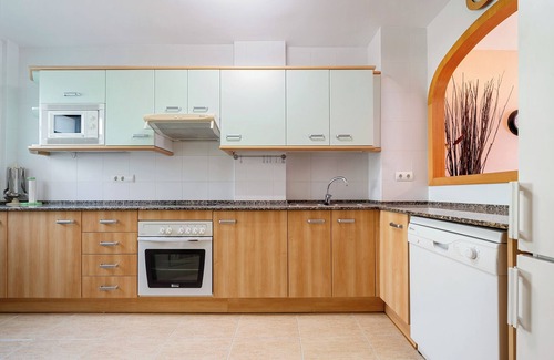 L'Hospitalet de l'Infant Apartment | Holdiday Apartment 'Costa Linda 1' with Sea View, Pool & Wi-Fi