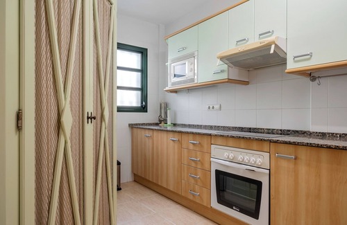 L'Hospitalet de l'Infant Apartment | Holdiday Apartment 'Costa Linda 1' with Sea View, Pool & Wi-Fi