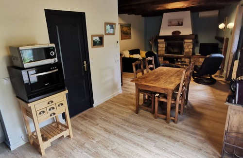 Le Monastier-sur-Gazeille House | Holiday Home 'Estaou Treillo 1 Gte Rural' with Shared Garden, Wi-Fi and Air Conditioning