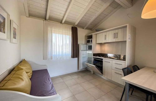 Cavalcaselle Apartment | Holiday apartment with pool and sun loungers