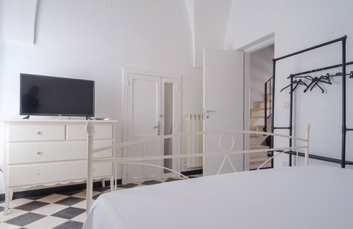 Centro Storico Apartment | Holiday Apartment Marina 2 with Open Terrace, Balcony & Wi-Fi