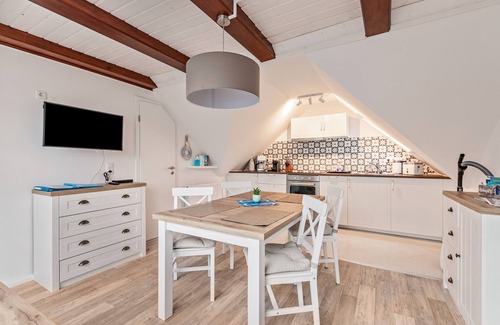 Busumer Deichhausen Apartment | Holiday Apartment 'Backbord' with Wi-Fi