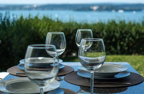 Unteruhldingen Apartment | Holiday Apartment 'Krautter' with Lake View, Private Terrace and Shared Garden
