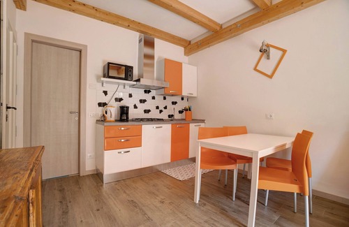 Tremosine Apartment | Holiday Apartment Picchio with Balcony, Shared Pool & Wi-Fi