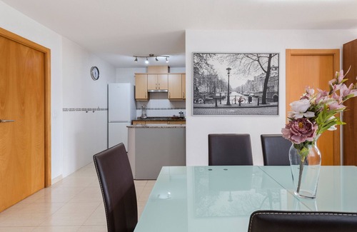 Puerto de Mazarron Apartment | Holiday Apartment "Clayma" with Sea View, Shared Pool & Wi-Fi