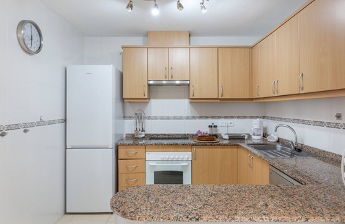 Puerto de Mazarron Apartment | Holiday Apartment "Clayma" with Sea View, Shared Pool & Wi-Fi