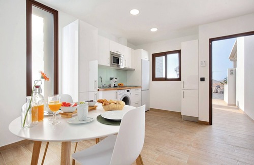 Puerto del Rosario Apartment | Holiday Apartment "Crepusculo" with Mountain View, Terrace & Wi-Fi