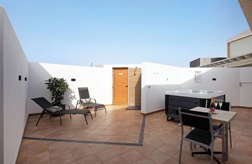 Puerto del Rosario Apartment | Holiday Apartment "Crepusculo" with Mountain View, Terrace & Wi-Fi