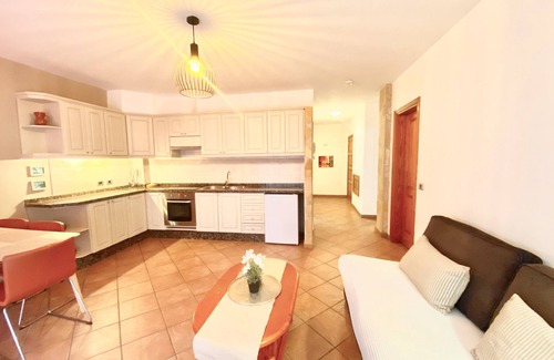 Playa San Juan Apartment | Holiday Apartment "Casa Emma" with Balcony & Wi-Fi