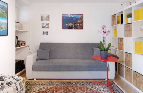 Naggio Apartment | Holiday Apartment "The Court" with Mountain View, Shared Terrace & Wi-Fi