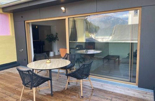 Gmuend in Kaernten Apartment | Holiday Apartment "Gasthof Alte Post - Top 8 Kapitän" with Mountain View & Wi-Fi