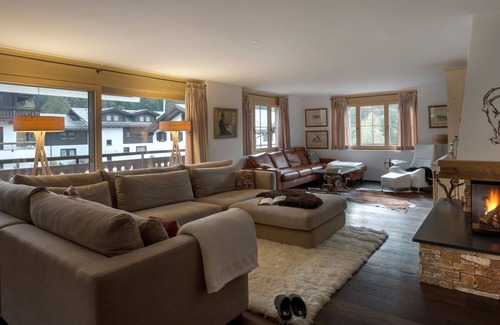 Klosters Platz Apartment | Holiday Apartment "Belawis" with Balcony & Wi-Fi