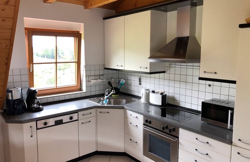 Winden im Elztal Apartment | Holiday Apartment 'Morgenröte' with Mountain View, Shared Garden and Wi-Fi
