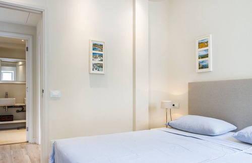 Isola del Giglio Apartment | Holiday Apartment 'Panoramica' with Sea View, Terrace & Wi-Fi