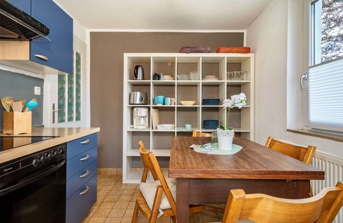 Waggershausen Apartment | Holiday Apartment 'Ferien Am Lipbachpark' with Private Terrace and Wi-Fi