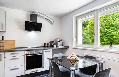 Kraiburg Apartment | Holiday Apartment 'Katharina' with Private Terrace, Shared Garden and Wi-Fi
