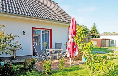 Lancken-Granitz Apartment | Holiday apartment at the field