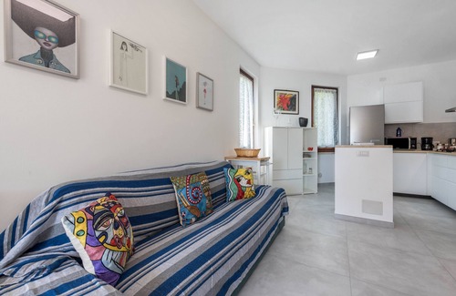 Gardone Riviera Apartment | Holiday Apartment "Casetta - New Lake" with Private Terrace & Wi-Fi