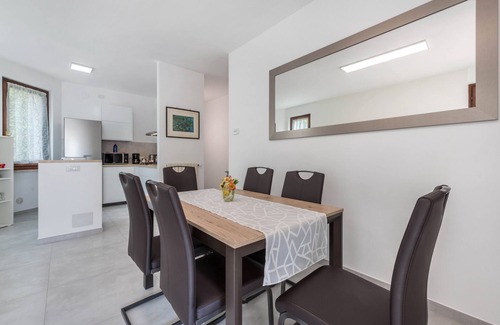 Gardone Riviera Apartment | Holiday Apartment "Casetta - New Lake" with Private Terrace & Wi-Fi