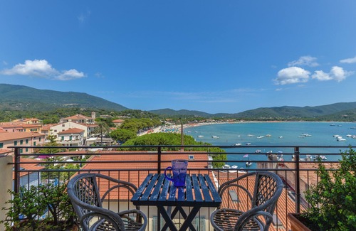 Marina di Campo Apartment | Holiday Apartment "Bellavista" with Sea View, Balcony and Air Conditioning