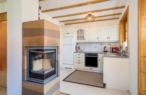 Goppertsweiler Apartment | Holiday Apartment "Pias Nature Retreat iii" with Balcony, Shared Garden & Wi-Fi