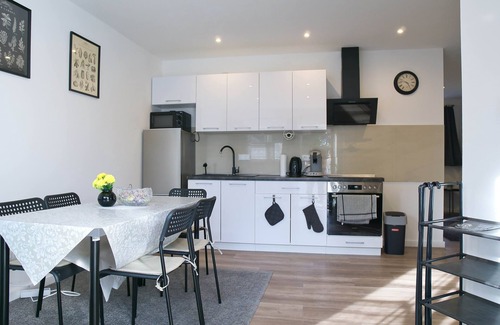 Schneverdingen Apartment | Holiday Apartment 'Heide Ferienwohnung Nord' with Wi-Fi