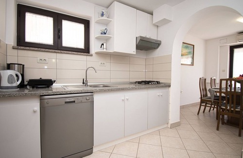 Pjescana Uvala Apartment | Holiday apartment only 50m from the beach, village Pješčana uvala