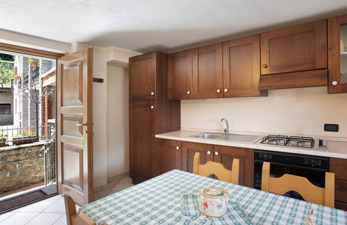Arvier Apartment | Holiday Apartment "Maison Godioz - 5" with Mountain View & Wi-Fi