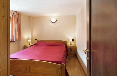 Arvier Apartment | Holiday Apartment "Maison Godioz - 5" with Mountain View & Wi-Fi