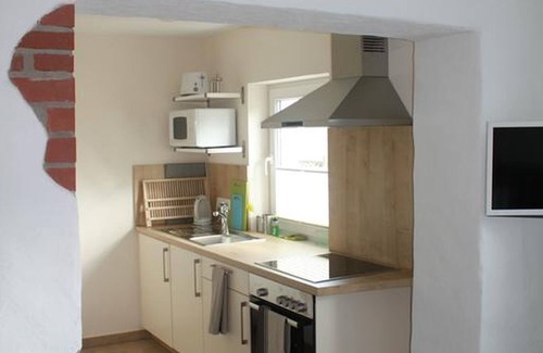 Saalhausen Apartment | Holiday Apartment '1, 45sqm' with Shared Garden and Wi-Fi