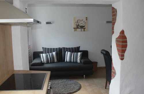 Saalhausen Apartment | Holiday Apartment '1, 45sqm' with Shared Garden and Wi-Fi