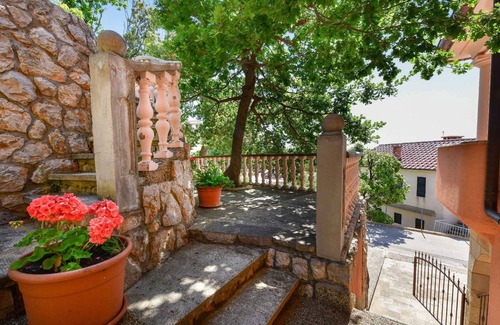 Stara Baska Apartment | Holiday apartment 100 m from the Adriatic Sea