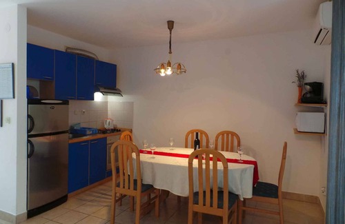 Milcetici Apartment | Holiday apartment 100 m from the Adriatic Sea