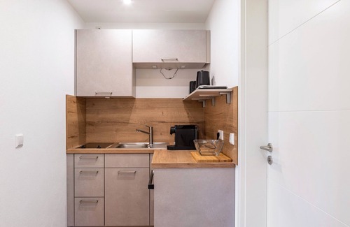 Creidlitz Apartment | Holiday Apartment 2 Coburg-Creidlitz with Private Terrace, Private Garden and Wi-Fi
